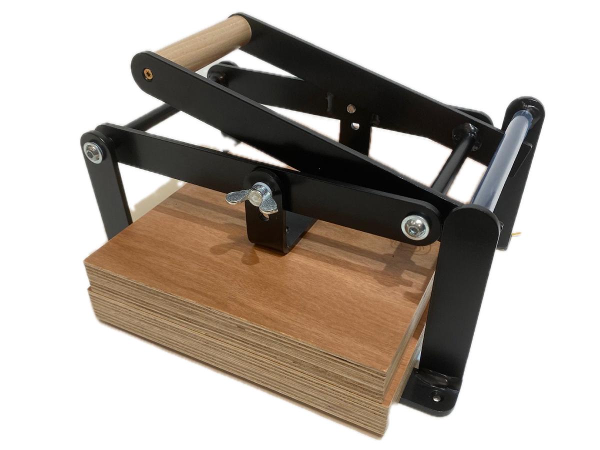 WOODZILLA  HANDHEBEL DRUCKPRESSE A4 MATTSCHWARZ 1
