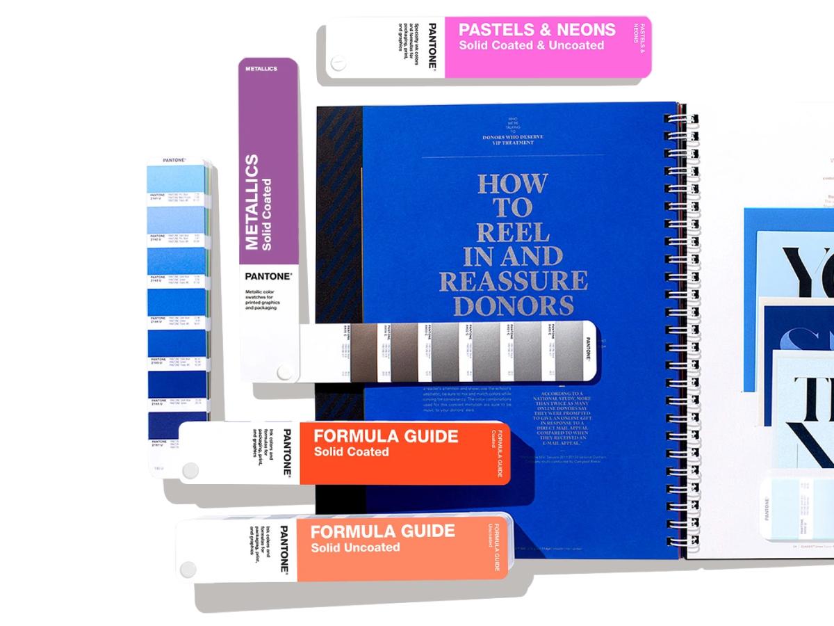 PANTONE SOLID GUIDE SET GP1605B 2